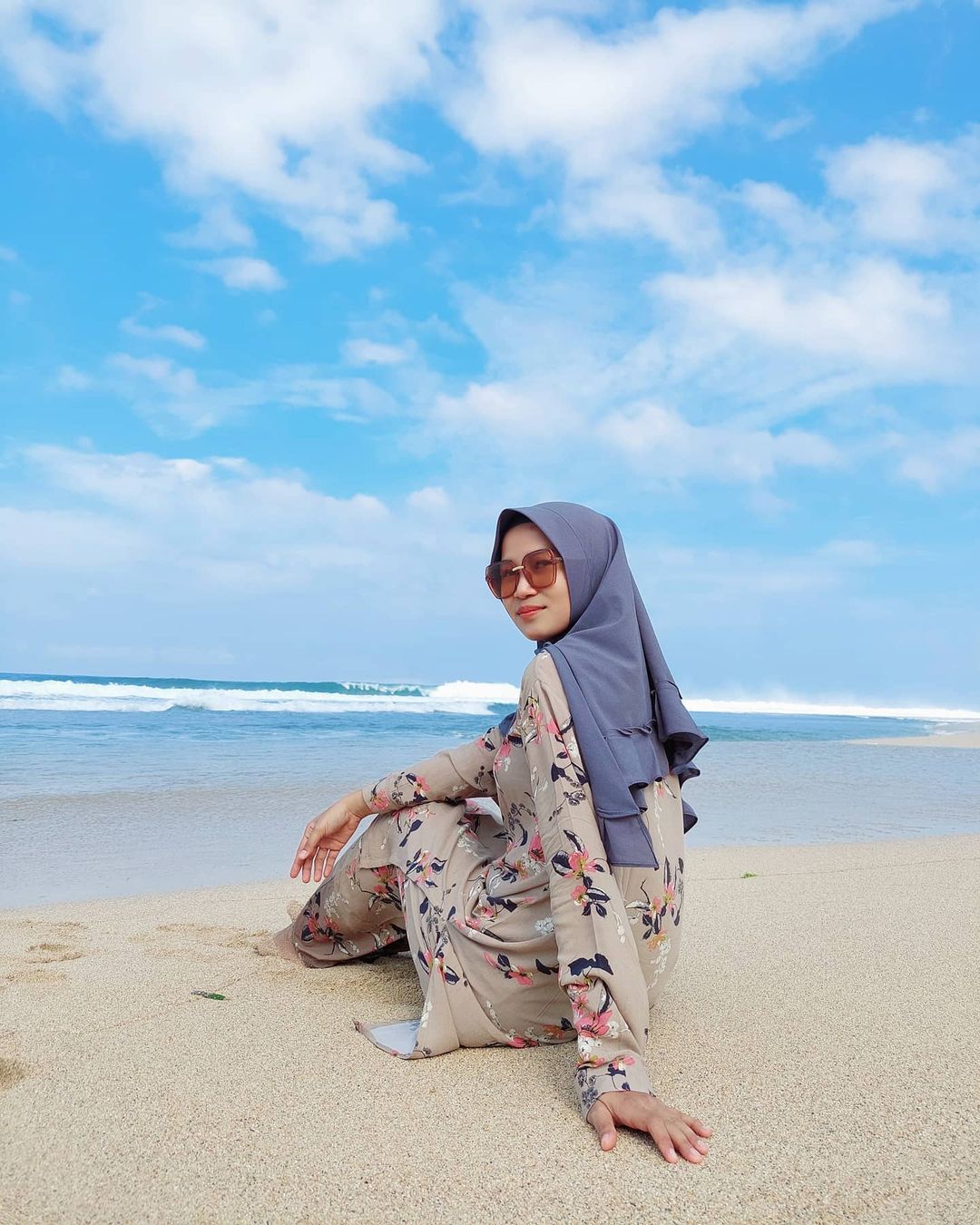 Foto Tempat Wisata Pantai Sepanjang Foto Tempat Wisata Pantai Sepanjang